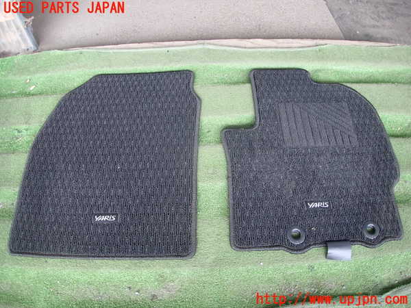 2UPJ-9226807800]ヤリス(YARIS) ハイブリッド(MXPH15)フロアマット 中古_2
