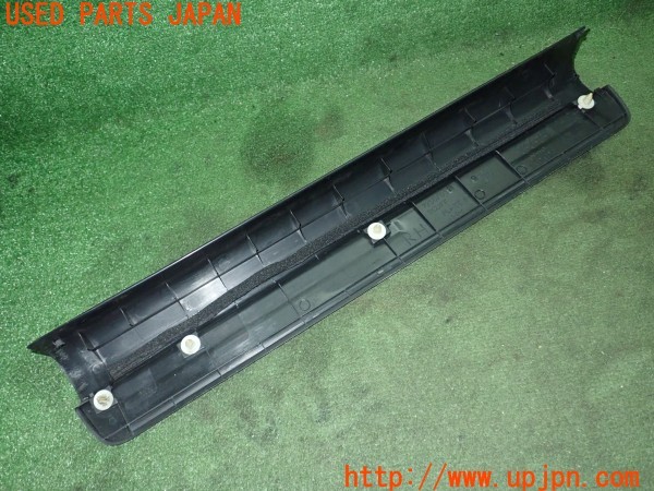 3UPJ=9226830616]ランサーエボリューションIX MR(CT9A)純正 7250A032 右フロント スカッフプレート 中古_3
