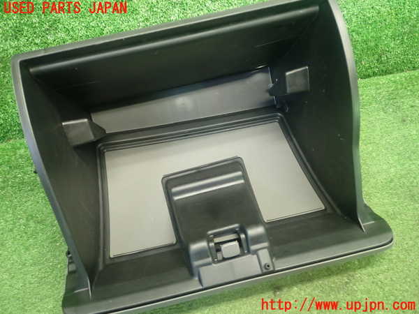 1UPJ-9226867516]エブリイ(DA17V)グローブボックス1 中古_4