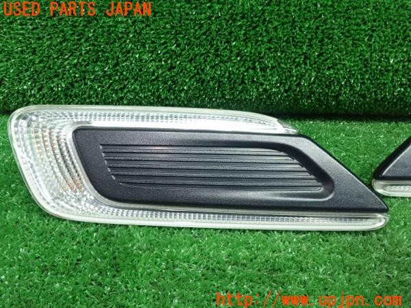 3UPJ=9226900514]BMW ミニ(MINI)クーパーD クラブマン(LR20 F54)純正 サイドスカットル ウィンカーレンズ サイドマーカー 左右セット 中古_3