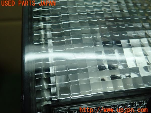 3UPJ=9226950033]ハイラックスサーフ(LN130G)TYC 11-3205 11-3206 テールランプ② 中古_3
