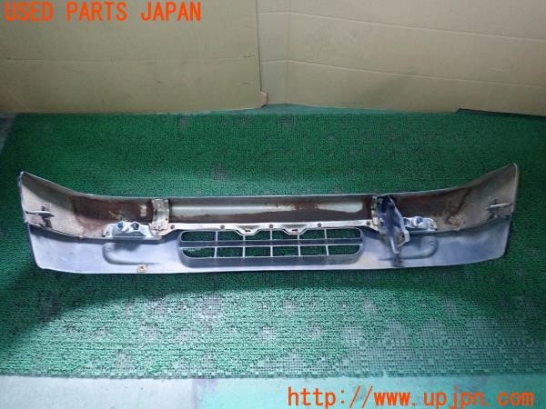 3UPJ=9226950048]ハイラックスサーフ(LN130G)純正 フロントバンパー 社外 メッキパネル・ウインカー付き 中古_5