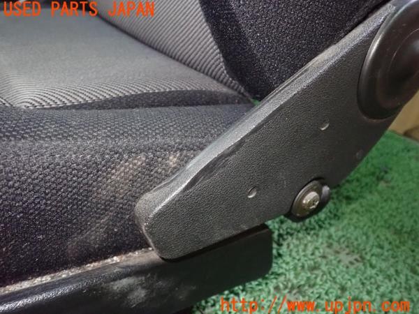 3UPJ=9226950641]ハイラックスサーフ(LN130G)RECARO レカロ LX セミバケットシート 運転席 中古_4