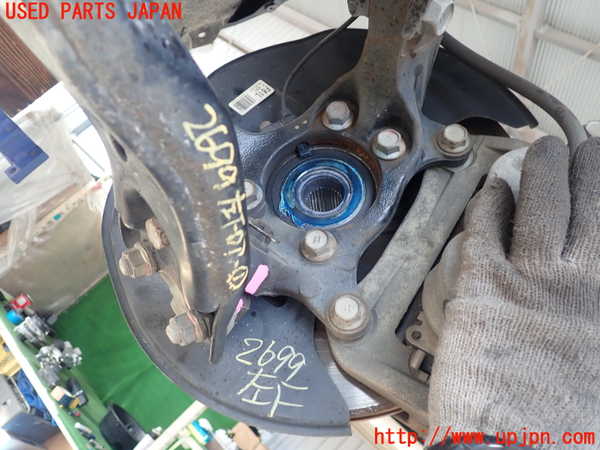 2UPJ-9226994295]レクサス・NX200t(AGZ15)左フロントナックルハブ 中古_2