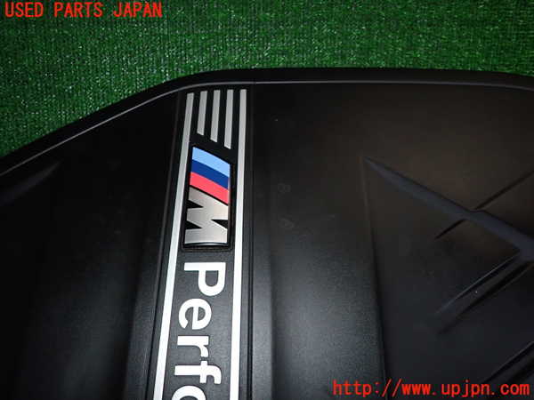 2UPJ-9227022160]BMW M135i(1B30)(F20)エンジンアッパーカバー 中古_2