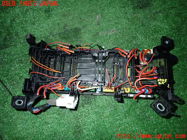 1UPJ-9227056742]ベンツ CLA180 シューティングブレーク X117(117942)ヒューズボックス2 中古_2