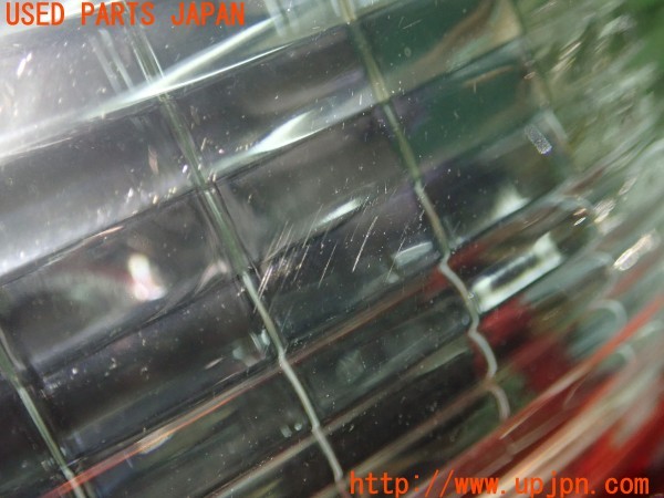 3UPJ=9227120547]ハイラックスサーフ(RZN185W)中期 EAGLE EYES イーグルアイズ EE-TY672 テールランプ 中古_3