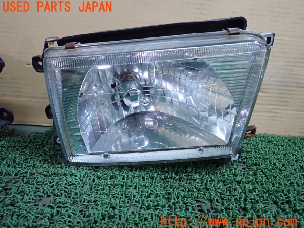 3UPJ=9227120561]ハイラックスサーフ(RZN185W)中期 DEPO デポ 312-1142 ヘッドライト 中古_3
