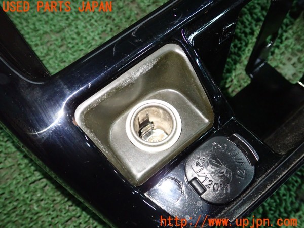 3UPJ=9227120645]ハイラックスサーフ(RZN185W)中期 純正 内装パネル オーディオパネル シフトパネル ウィンンドウスイッチパネル 中古_3
