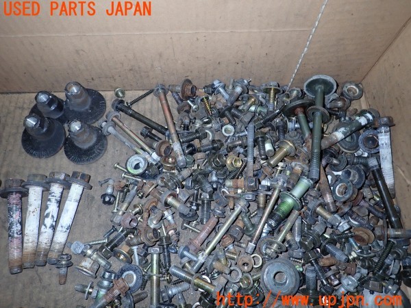 3UPJ=9227120720]ハイラックスサーフ(RZN185W)中期 ネジ・ナット・ステー類 セット ジャンク_4