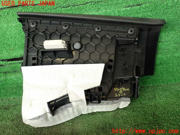 2UPJ-9227137516]BMW M4 クーペ(3C30)グローブボックス1 中古 【F82】_5