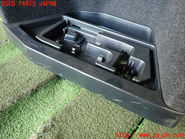 2UPJ-9227137841]BMW M4 クーペ(3C30)小物入れ1 中古 【F82】_2
