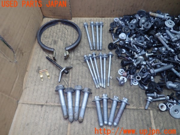 3UPJ=9227150720]BMW ミニ(MINI)クーパーS (XS20 F55)ネジ・ナット・ステー類 セット ジャンク_2