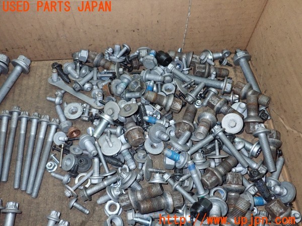 3UPJ=9227180720]ベンツ C180 クーペ(204349)ネジ・ナット・ステー類 セット ジャンク_4