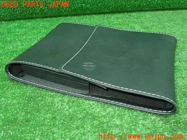 3UPJ=9227190801]VW ゴルフ ｅＴＳＩ アクティブ(CDDLA CD1系)純正 車検証入れ マニュアルケース 中古_3