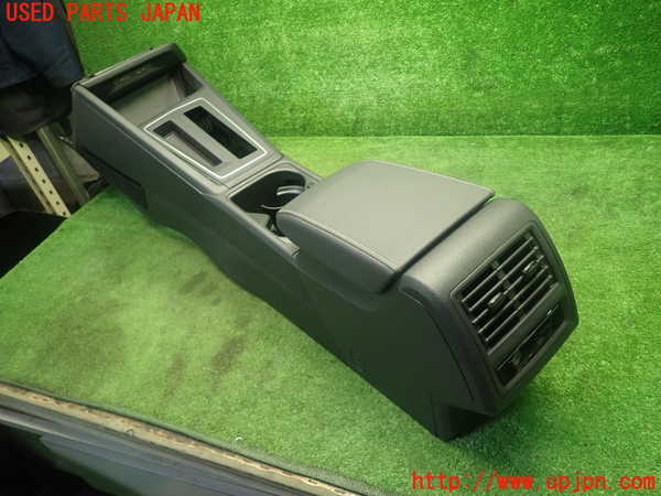 1UPJ-9227197540]VW ゴルフ(CDDLA)センターコンソール (ジャンク部品取り) 中古_2