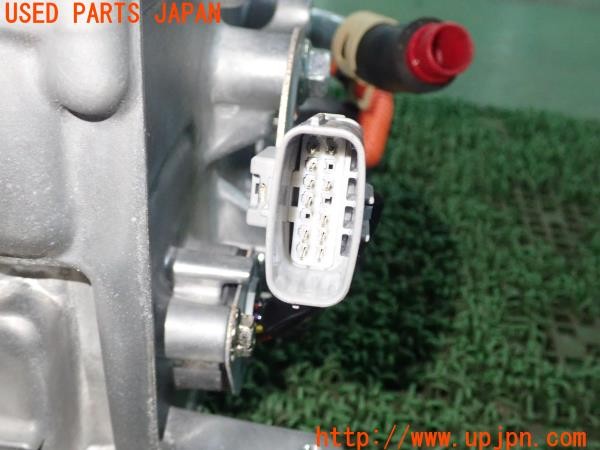 3UPJ=9227220581]アウトランダーPHEV(GG2W)前期 純正 W005T70171 DC/DCコンバーター 中古_4
