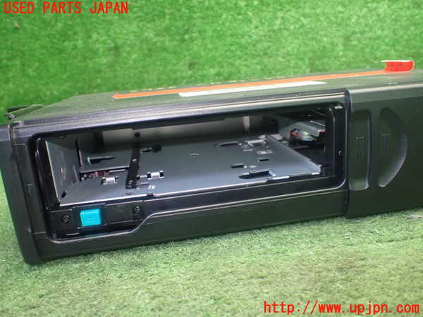 1UPJ-9227266505]BMW Z4 ロードスター(BT30 E85)CDチェンジャー 中古_2
