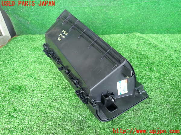 2UPJ-9227287516]プリウス(ZVW51)グローブボックス1 中古_3