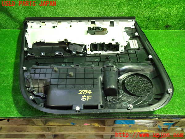1UPJ-9227341234]エスクァイアハイブリッド(ZWR80G)右前ドア内張り 中古_3