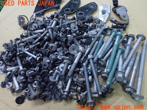 3UPJ=9227460720]BMW 220i カブリオレ(1J20 F23)ネジ・ナット・ステー類 ジャンク_3