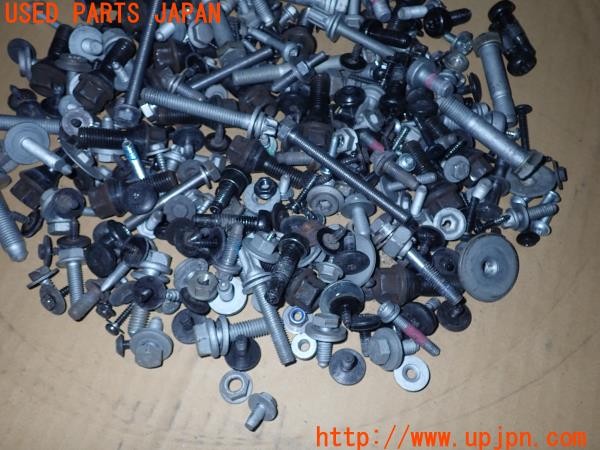 3UPJ=9227510720]BMW 320i(PG20 E90)ネジ・ナット・ステー類 ジャンク_3