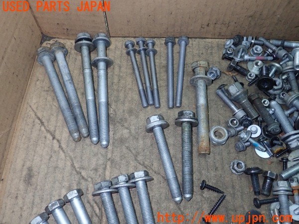 3UPJ=9227550720]BMW M3 クーペ(WD40 E92)前期 ネジ・ナット・ステー類 セット ジャンク_2