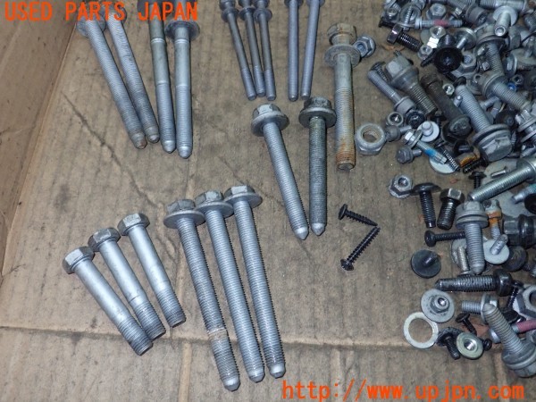 3UPJ=9227550720]BMW M3 クーペ(WD40 E92)前期 ネジ・ナット・ステー類 セット ジャンク_3
