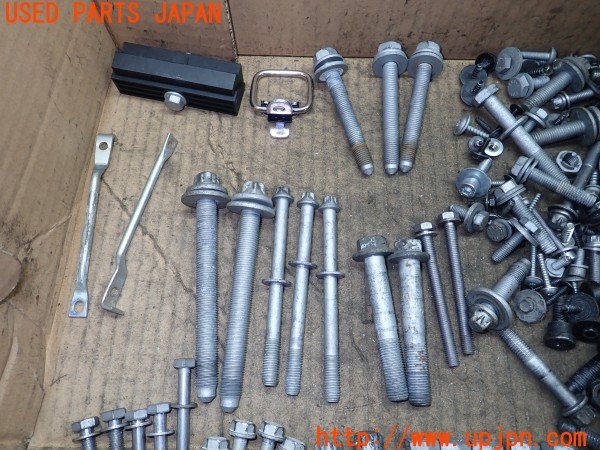 3UPJ=9227560720]BMW 523i(XG20 F10) ネジ・ナット・ステー類 セット ジャンク_2
