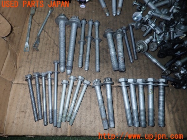 3UPJ=9227560720]BMW 523i(XG20 F10) ネジ・ナット・ステー類 セット ジャンク_3