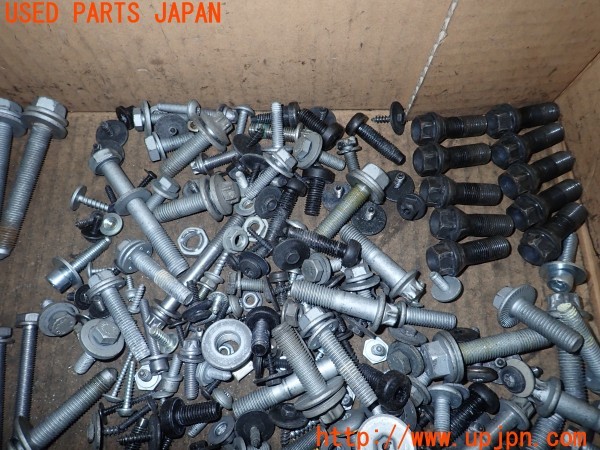 3UPJ=9227560720]BMW 523i(XG20 F10) ネジ・ナット・ステー類 セット ジャンク_4