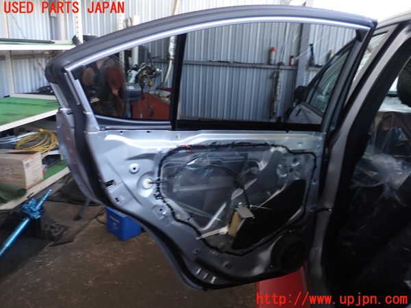 2UPJ-9227581320]WRX S4(VAG)左後ドア (43R-007953 M2L3) 中古_3