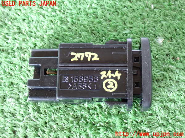 2UPJ-9227726307]ハイエースバン200系(KDH205V)スイッチ2 (パワーヒーター) 中古_2