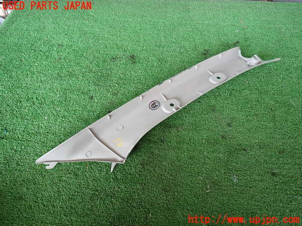 2UPJ-9227727660]ハイエースバン200系(KDH205V)左フロントピラートリム 中古_4