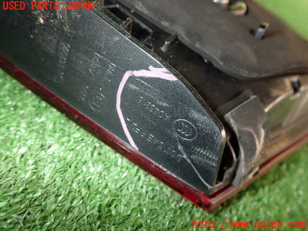 2UPJ-9227731550]ベンツ E250(212036C)右リアフィニッシャー 中古_3