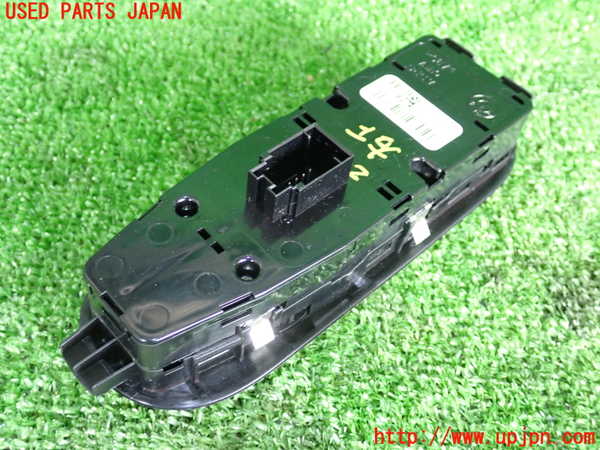 2UPJ-9227756240]BMW ミニ(MINI)クーパーD(XT15)右前パワーウィンドウスイッチ 中古  F55_2