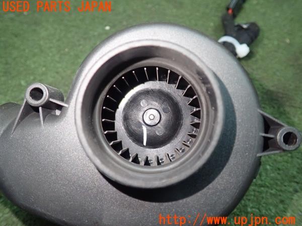 3UPJ=9227760566]BMW M5(NB50 E60)前期 純正 65.12-6 932 274-02 トランクブロアモーター ラゲッジ冷却ファン 中古_4