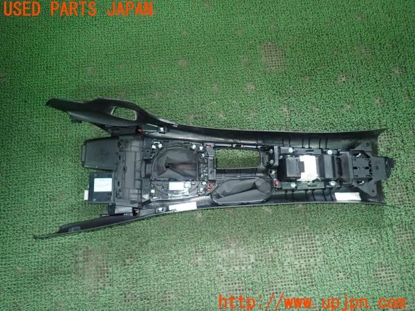 3UPJ=9227780621]アバルト 124スパイダー(NF2EK)純正 センターコンソール 中古_3
