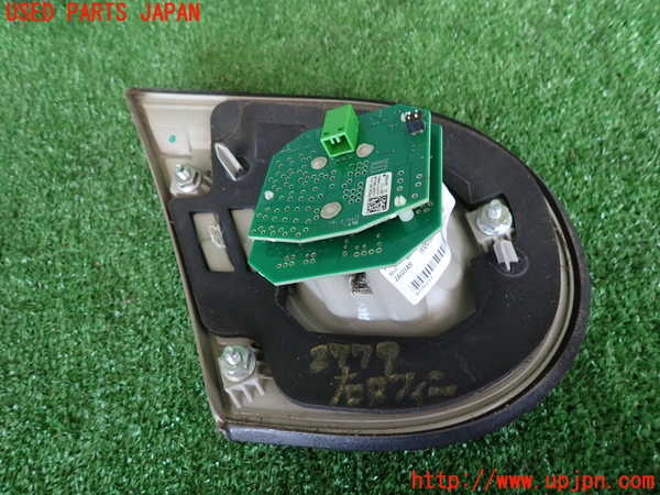 2UPJ-9227791550]ジャガー・XKシリーズ(J438B)右リアフィニッシャー 中古 【左ハンドル】_2