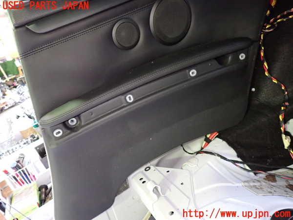 1UPJ-9227867675]BMW M3 クーペ(WD40) E92 右リアピラートリム 中古_2