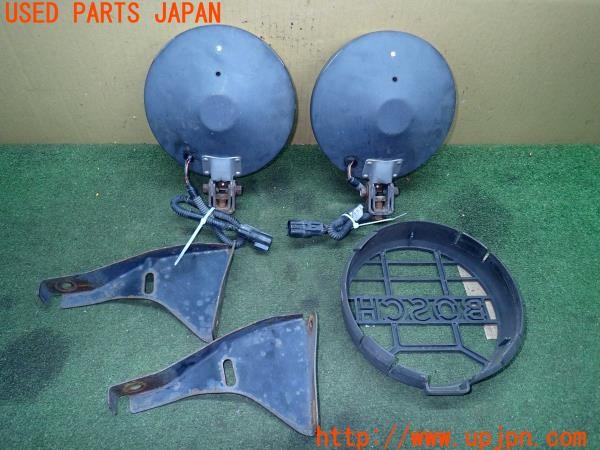 3UPJ=9227890558]ハイエースワゴン(KZH106W)BOSCH ボッシュ フォグランプ ステー付き 中古_2