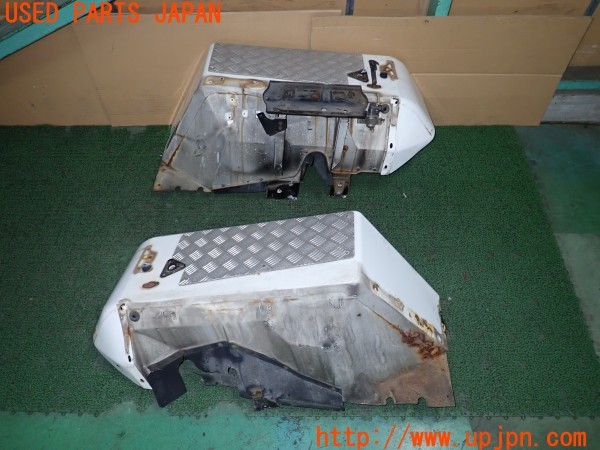 3UPJ=9227900049]三菱ジープ(J55)純正加工 フロントフェンダー 中古_2