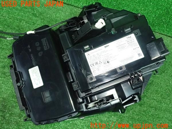3UPJ=9227920579]ベンツ C220 d ステーションワゴン(205214 S205)純正 ワイヤレス充電器 センターコンソール ドリンクホルダー トリム付 中古_3