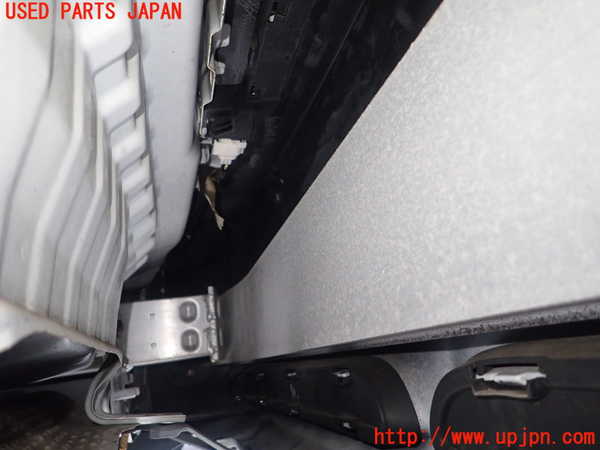 1UPJ-9227951614]レクサス・CT200h(ZWA10)リアバンパーホースメント 中古_2
