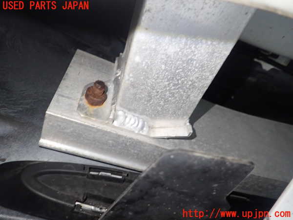 1UPJ-9227951614]レクサス・CT200h(ZWA10)リアバンパーホースメント 中古_3