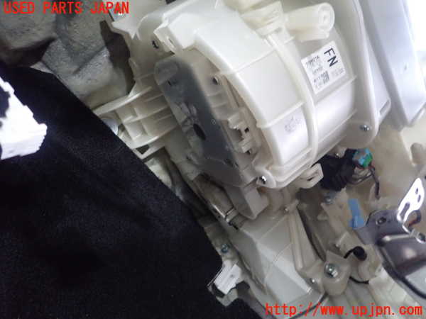 1UPJ-9227956081]レクサス・CT200h(ZWA10)エバポレーター1 中古_2