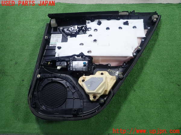 1UPJ-9227951324]レクサス・CT200h(ZWA10)左後ドア内張り 中古_3