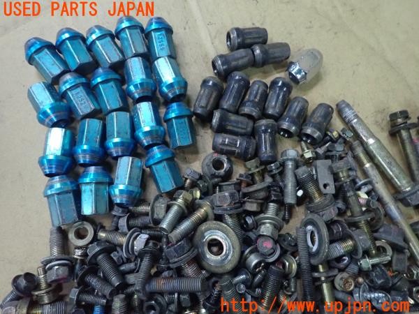 3UPJ=9227980720]スカイライン 25GT-X(ER34)前期 ネジ・ナット・ステー類 ジャンク_2