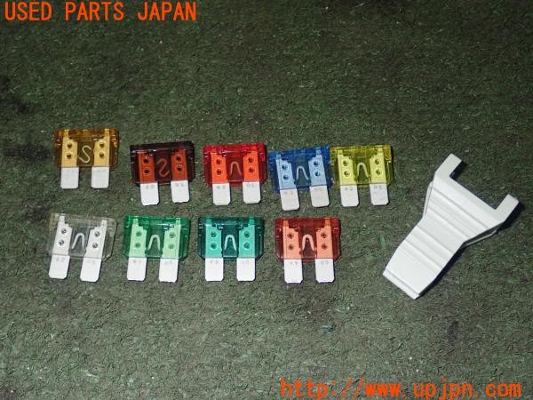 3UPJ=9227990512]ベンツ SLK350(171456 R171)前期 純正 N 000 000 004325 ヒューズ 中古_3
