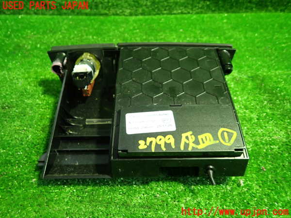 1UPJ-9227997821]ベンツ SLK350 R171(171456)灰皿1 中古_4